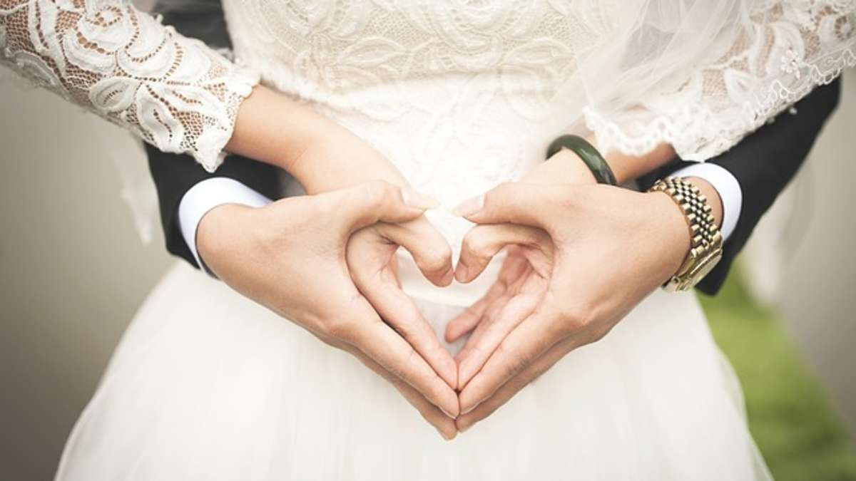 Wie Viel Kostet Eine Hochzeit
 Wie Viel Kostet Eigentlich Eine Hochzeit Geld Best Bild