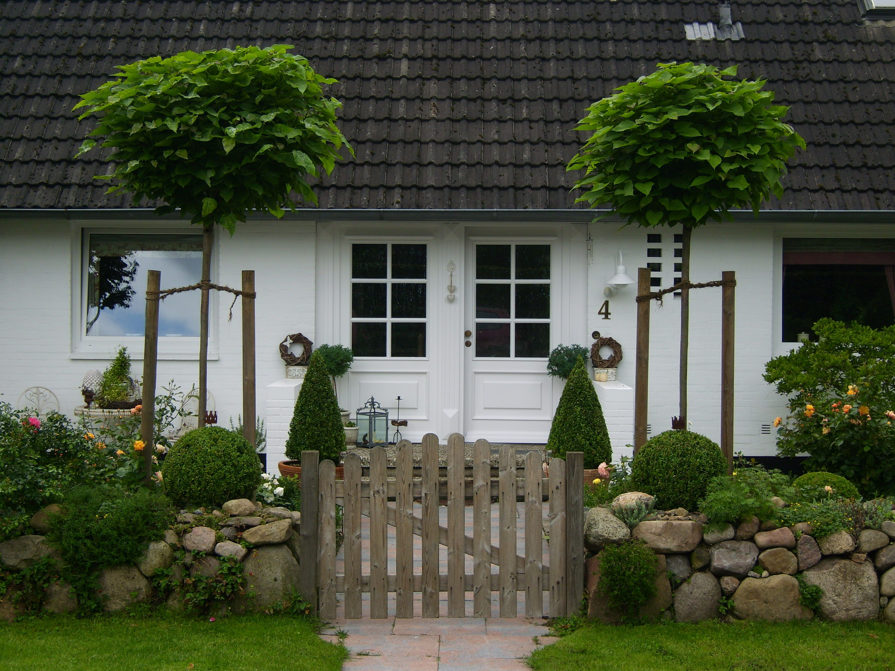 Wohnen Und Garten
 Entree Wohnen und Garten Foto vorgarten