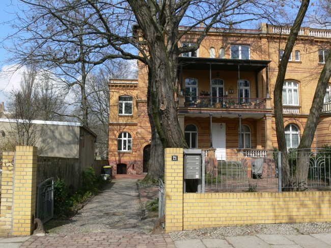 Wohnung Halle
 Kochimmobilien Sanierte 4 Raum Wohnung in Halle