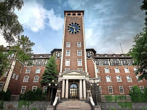 200 Wohnungen und eine Uhr fuer den Kreml Wohnungen Potsdam
Potsdam Brauhausberg – 200 Wohnungen und eine Uhr für den