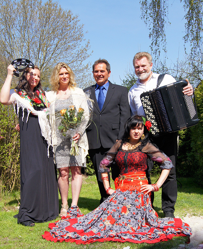 Zigeuner Hochzeit
 Hochzeit Glückwünsche mit Zigeuner KRENIZA