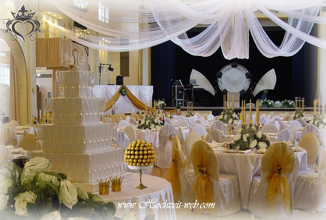 10 Jährige Hochzeit
 Hochzeitsdekoration in Barock Stil in Gold Farbe mit