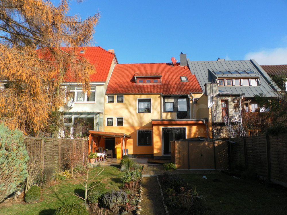 3 Raum Wohnung Magdeburg
 Komplett sanierte 3 Raum Wohnung mit Terrasse und Garten