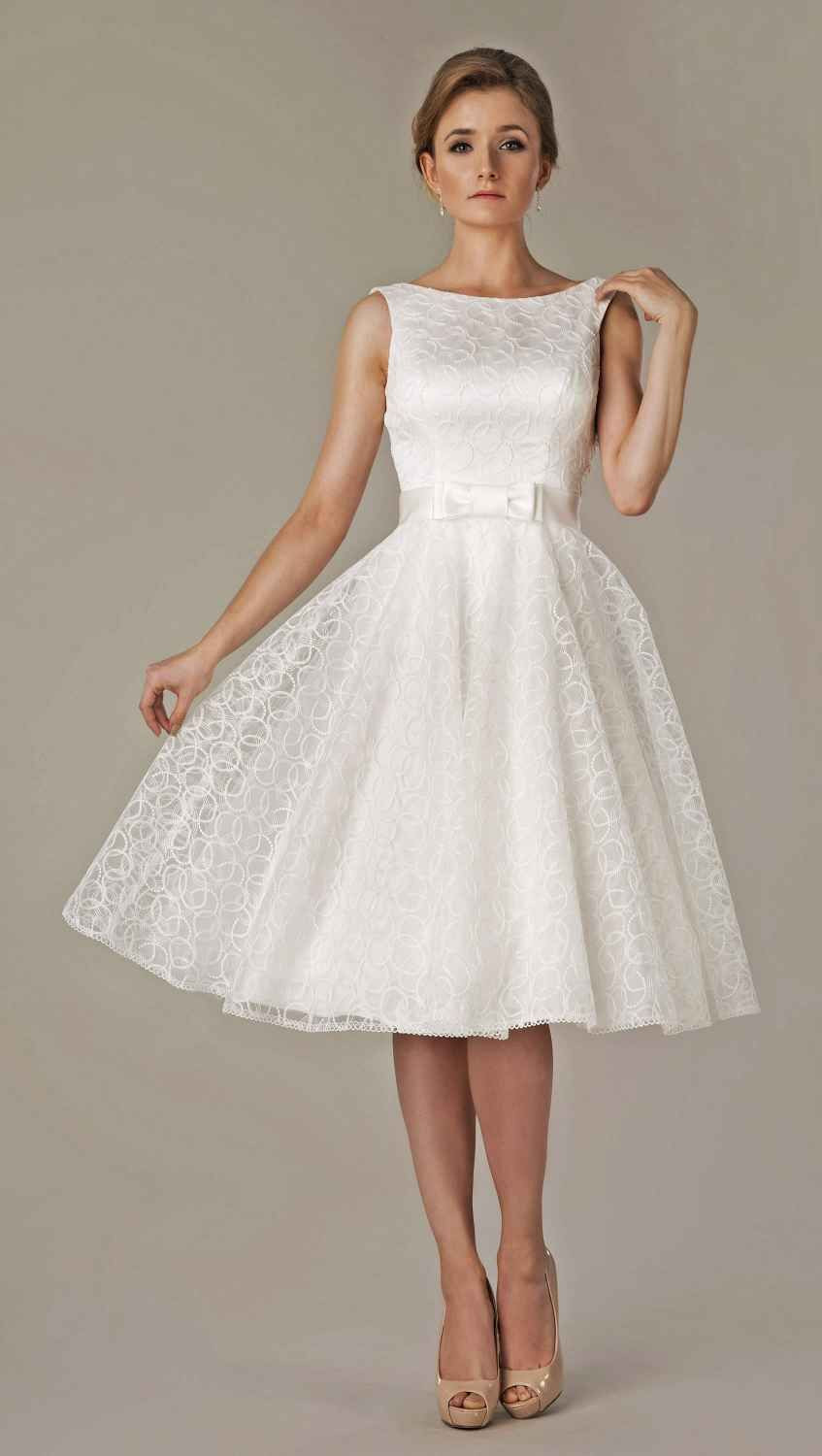 50Er Jahre Hochzeitskleid
 Kurzes Brautkleid 50er Jahre Stil mit U Boot Ausschnitt