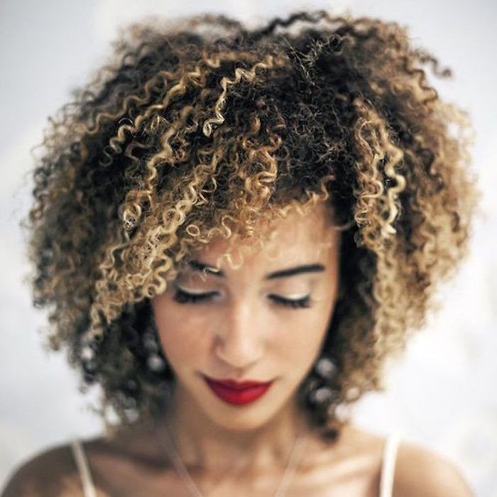 Afro Haare Frisuren
 Pflege der Afro Haare fuer Nacht Krauselocken