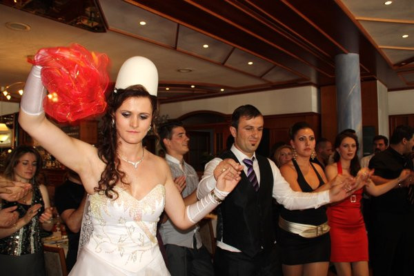 Albanische Hochzeit
 Bild 19 aus Beitrag Albanische Hochzeit