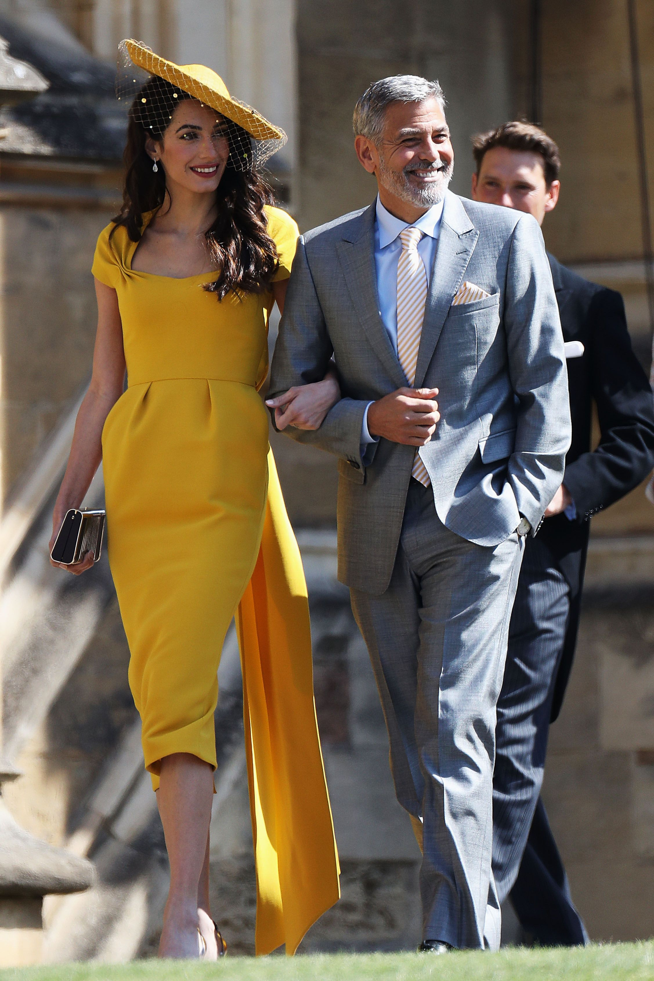 Amal Clooney Hochzeit
 Amal Clooney wears yellow to the royal wedding [Video]
