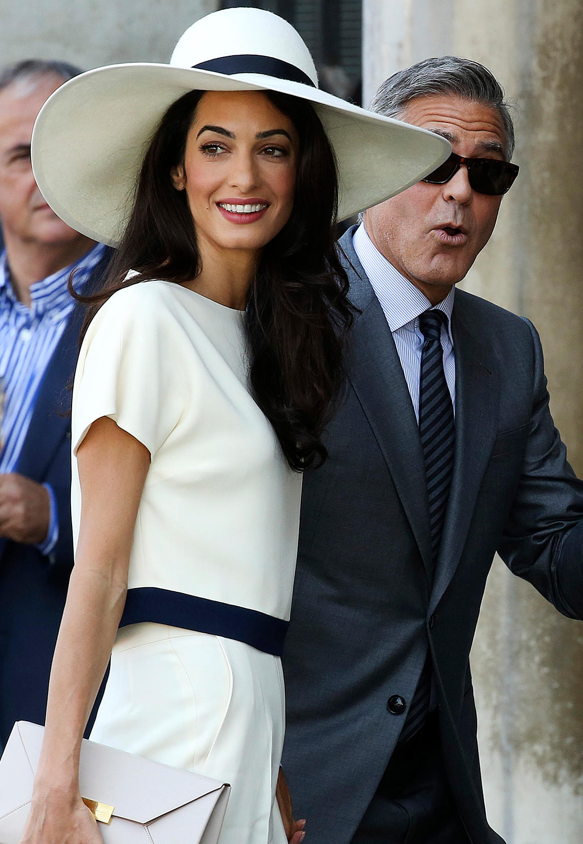 Amal Clooney Hochzeitskleid
 Amal Alamuddin Mrs Clooneys Brautkleid