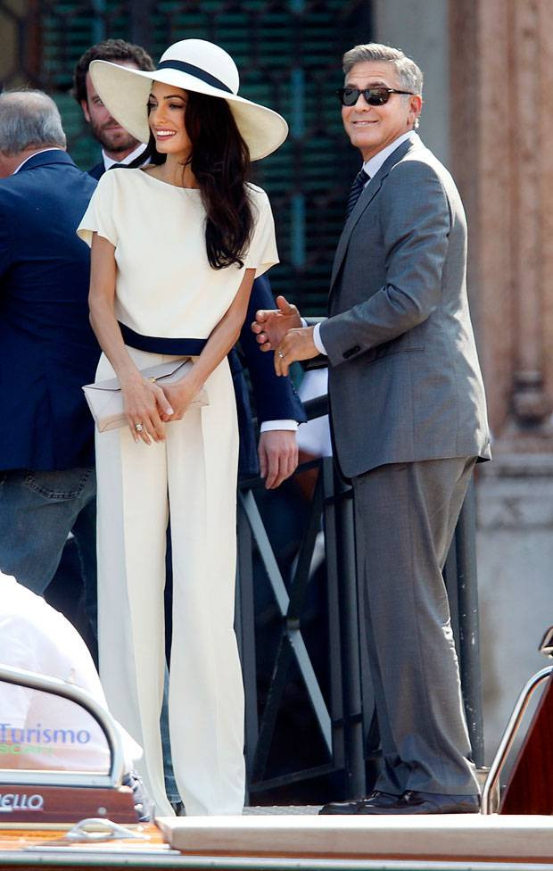 Amal Clooney Hochzeitskleid
 Clooney Hochzeit Amal Alamuddin heiratet im Hosenanzug