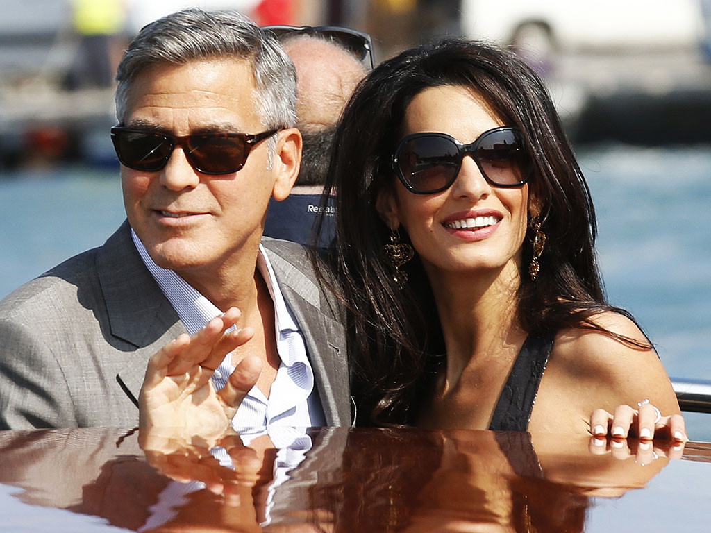 Amal Clooney Hochzeitskleid
 George Clooney tout étranger qui sera pris dans un rayon