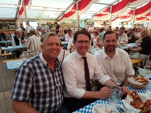 Andreas Scheuer Hochzeit
 CSU General Andreas Scheuer besuchte Kerwa in Eibach