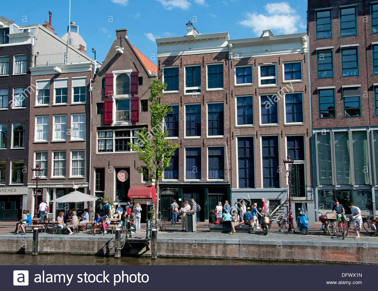Anne Frank Haus Amsterdam
 The Anne Frank House Prinsengracht 263 265 canal in