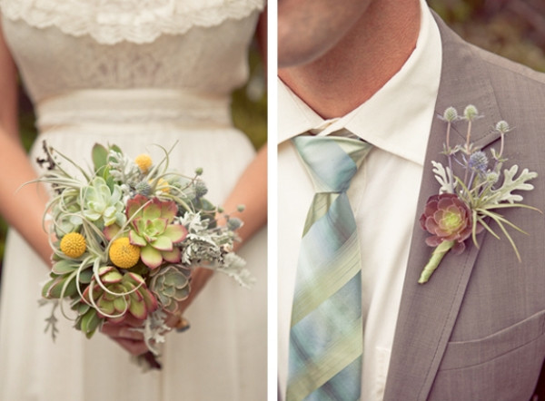 Ansteckblume Hochzeit
 Brautstrauß und Kleidung Deko passende Ansteckblume