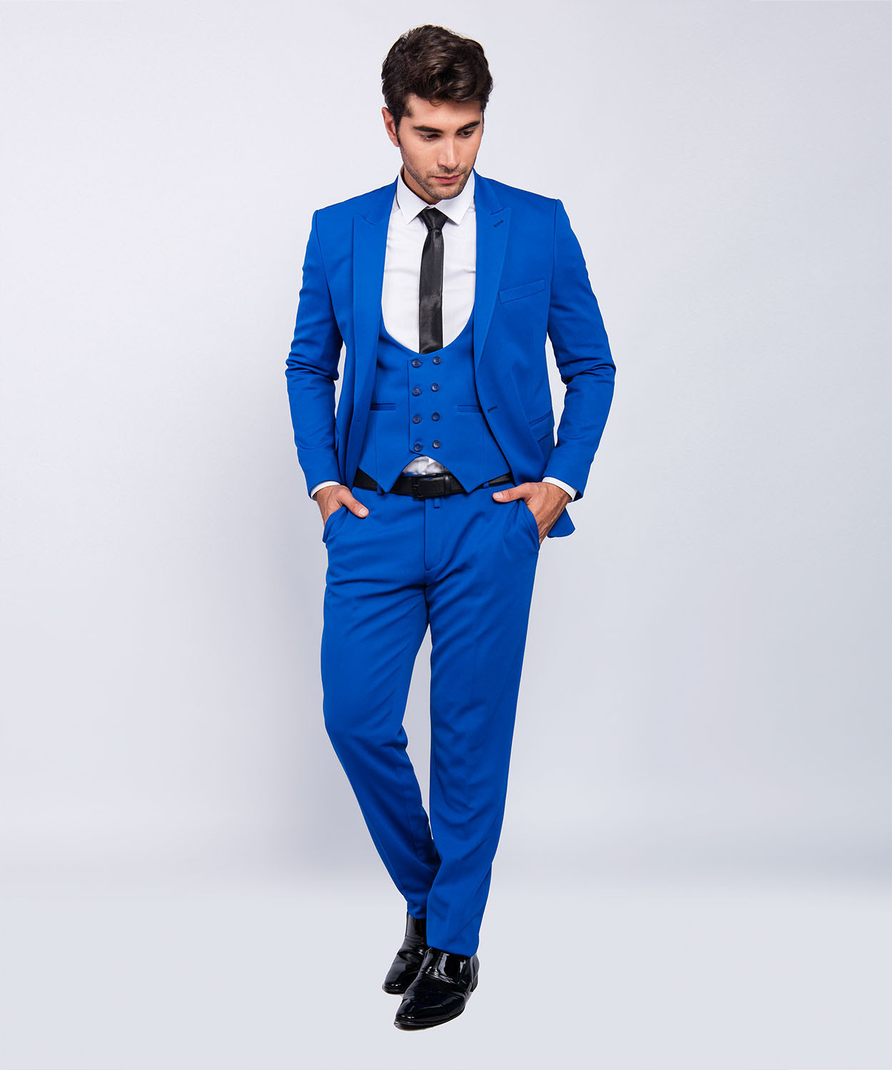 Anzug Blau Hochzeit
 Slim Fit Herrenanzug in Blau mit Weste Hochzeit Bühne