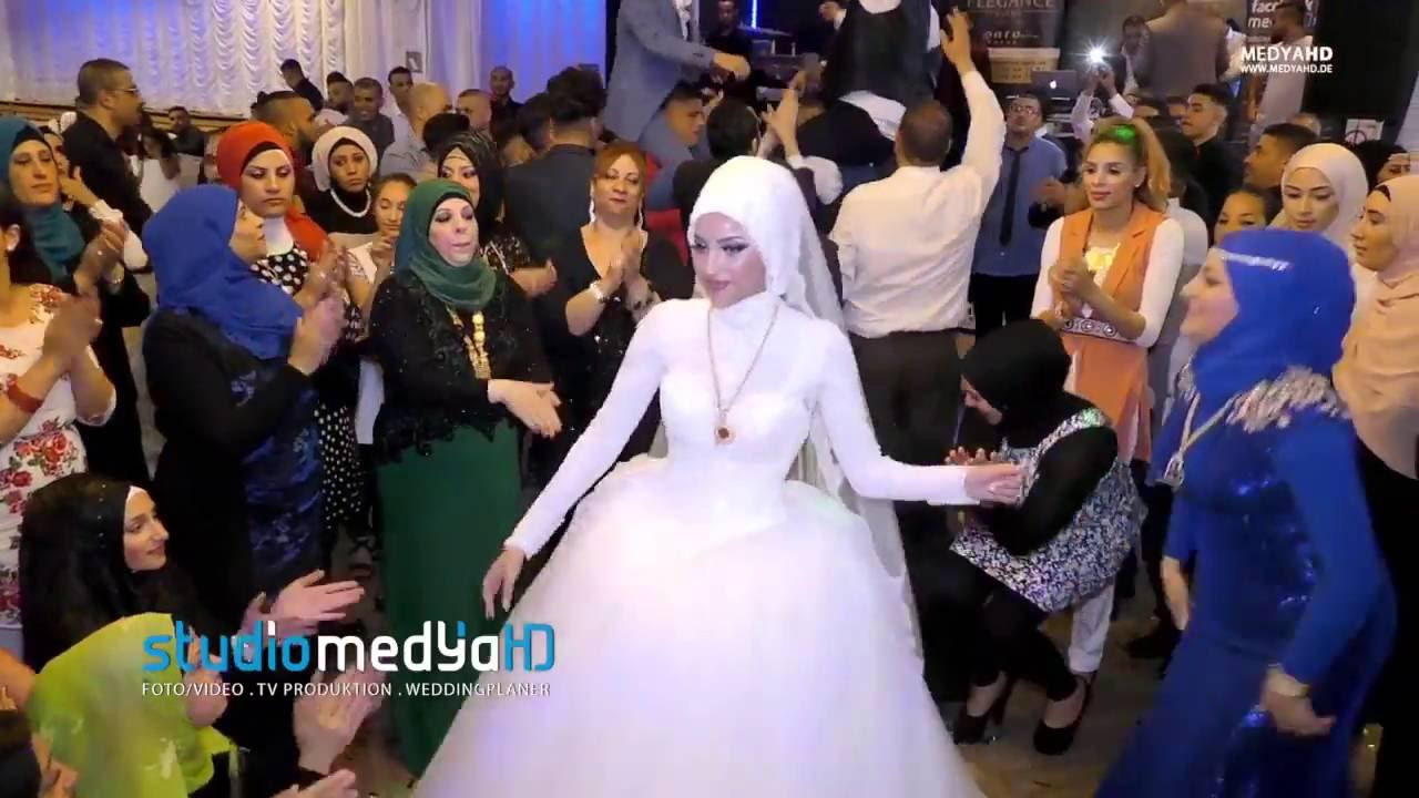 Arabische Hochzeit
 Arabische Hochzeit Dabke Dabka Mohamed & Ayah Video