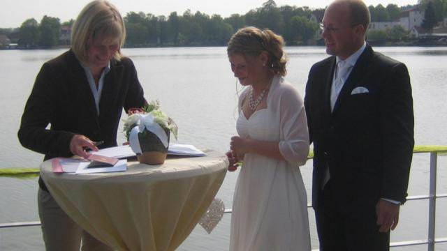 Aufgebot Hochzeit
 Feldberg Erste Hochzeit mit Seeblick und großem Aufgebot