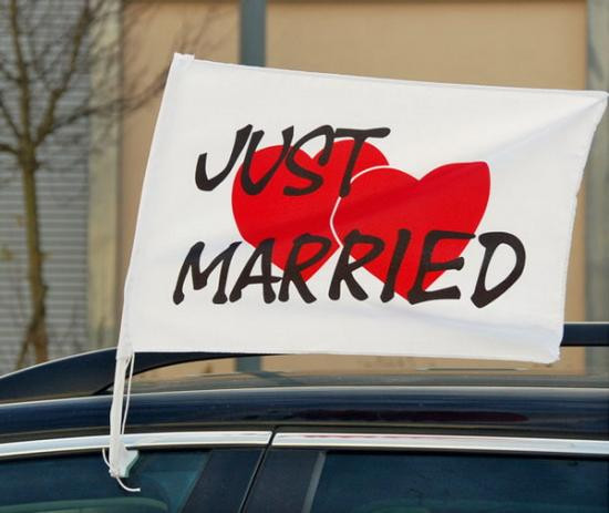 Autofahne Hochzeit
 Hochzeitsschmuck für das Auto selber machen