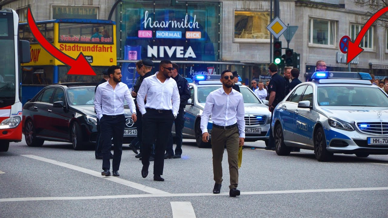 Autokorso Hochzeit
 Türkische Hochzeit mit AMGs von der Polizei beendet