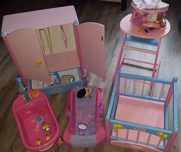 Baby Born Schrank
 badewanne in Barbie & Puppen gebraucht kaufen – kalaydo