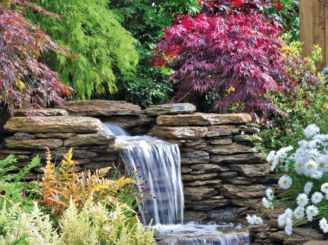 Bachlauf Garten
 Gartenidee für den Sommer einen Bachlauf anlegen