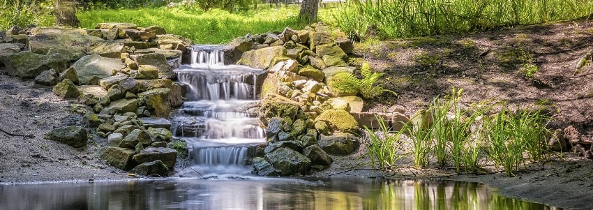 Bachlauf Garten
 Bachlauf anlegen ⇒ Infos und praktische Tipps vom Teichprofi