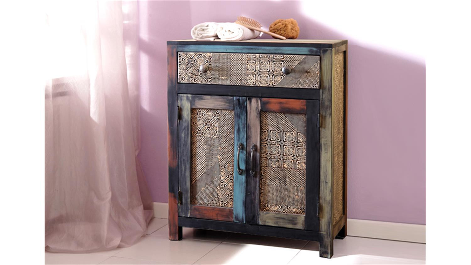 Bad Kommode
 Bad Kommode GOA von Wolf Möbel in Massivholz Mango