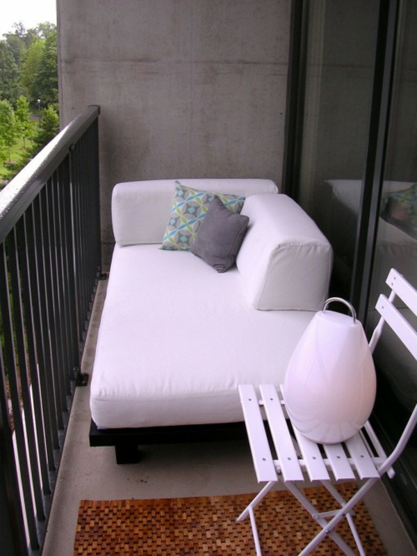 Balkon Sofa
 Balkon Relax Liege Ideen behagliche Erholungsecke gestalten
