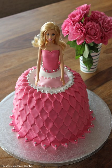 Barbie Kuchen
 Kerstins kreative Küche Barbie Torte