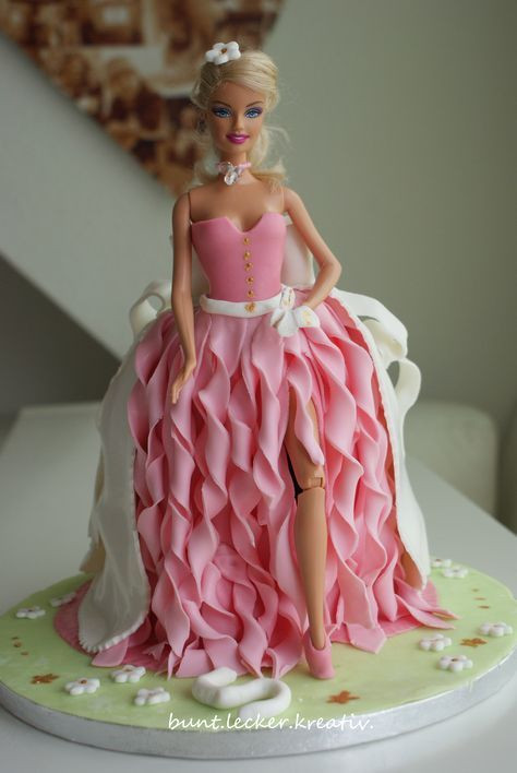 Barbie Kuchen
 Die besten 25 Barbie torte Ideen auf Pinterest