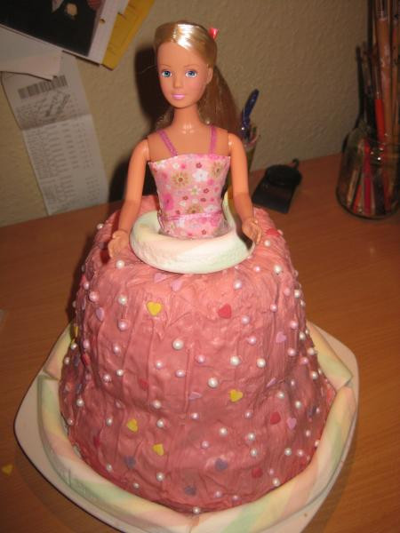 Barbie Kuchen
 mein erster Barbie Kuchen