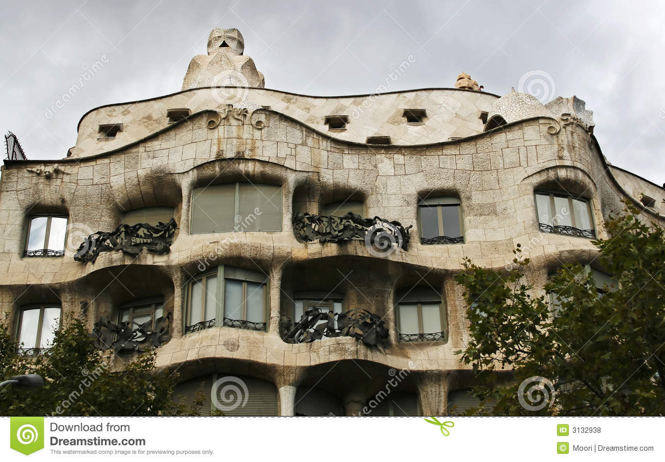 Barcelona Gaudi Haus
 Gaudi Haus Barcelona stockfoto Bild von himmel