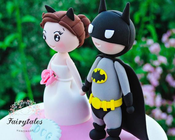 Batman Hochzeitstorte
 Batman Hochzeitstorte Deckel mit Ständer von