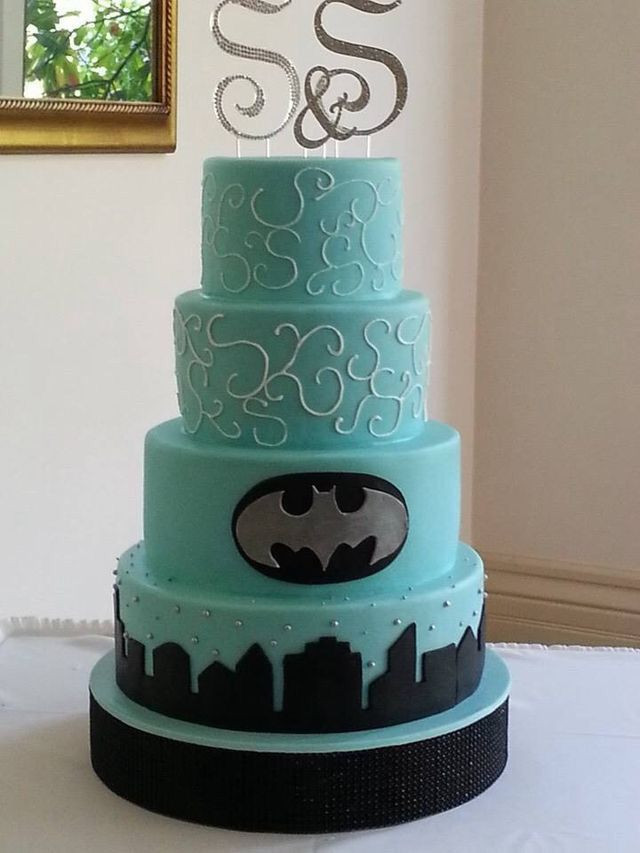 Batman Hochzeitstorte
 Batman wedding cake style not this color tho