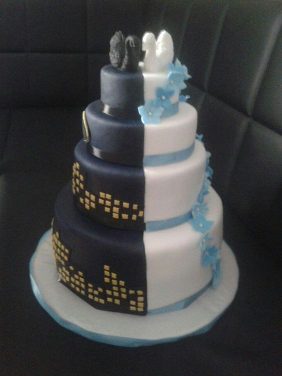 Batman Hochzeitstorte
 Hochzeitstorte Batman Torte Sarah Pinterest