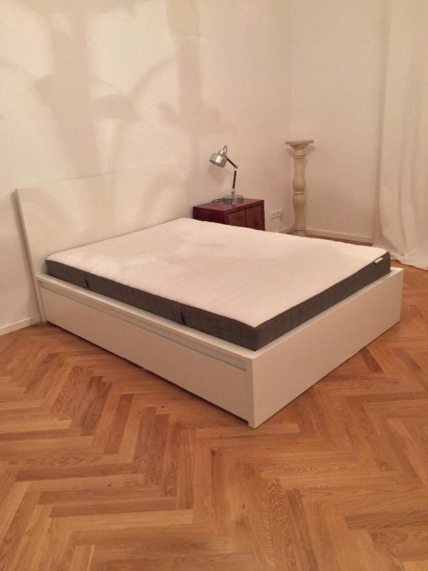 Bett 140x200 Ikea
 IKEA MALM BETT 140x200 inkl Lattenrost Matratze und zwei