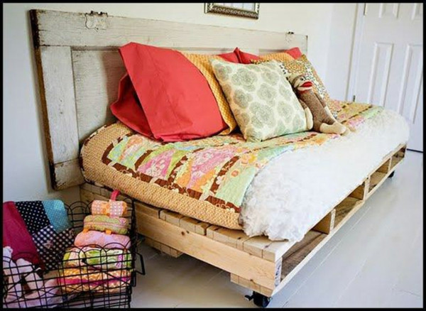 Bett Aus Holzpaletten
 Europaletten recyceln DIY Möbel aus Holzpaletten