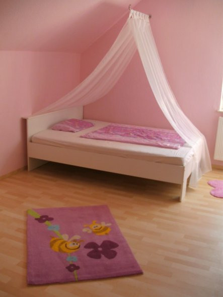 Bett Für Mädchen
 Kinderzimmer Eva s rosa Traum Tief im Nirgendwo