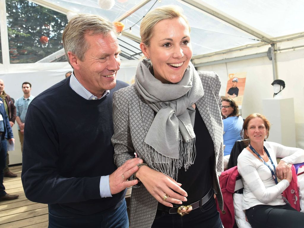 Bettina Wulff Hochzeit
 Bettina Wulff schwärmt Beim 2 Versuch ist alles besser