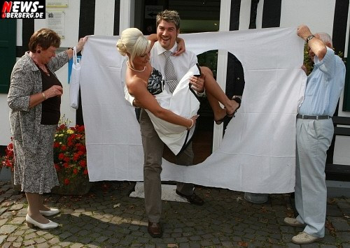 Bettlaken Hochzeit
 Oberbergischer Kreis Bergneustadt Ein magisches Datum