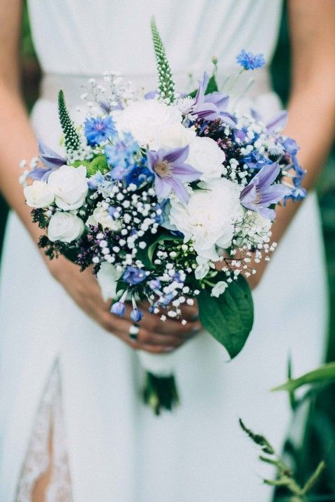 Blaue Blumen Hochzeit
 Jana & Julian Sommerhochzeit im Garten Eden