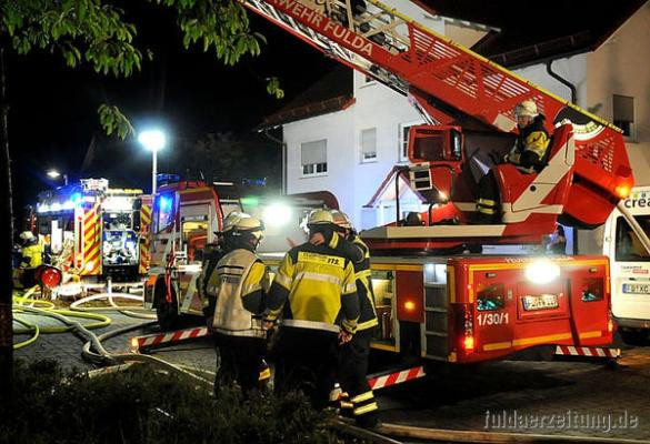 Blitzeinschlag Haus
 Blitzeinschlag Feuer zerstört Haus in Edelzell