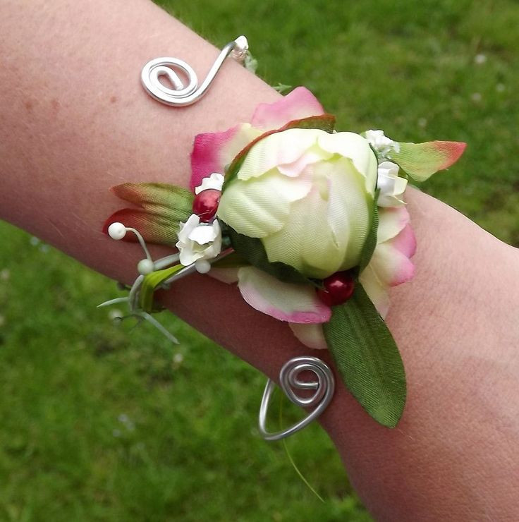 Blumen Armband Hochzeit
 Die besten 25 Armband hochzeit Ideen auf Pinterest