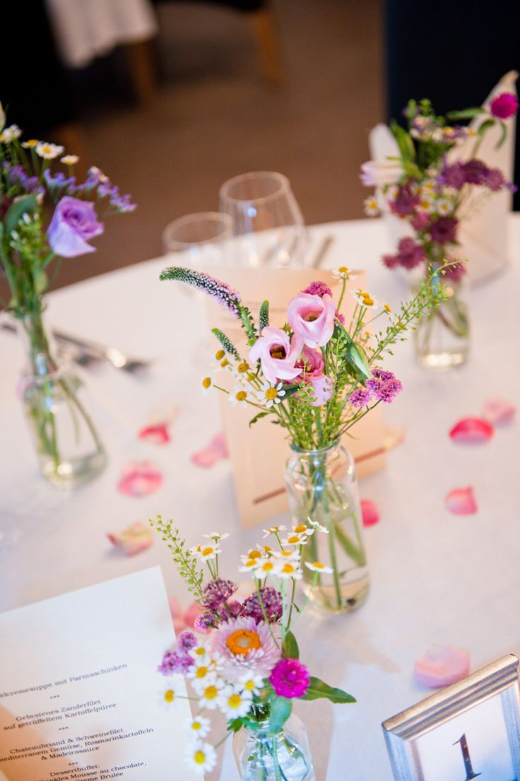 Blumen Hochzeit
 Die besten 25 Blumen tischdeko Ideen auf Pinterest