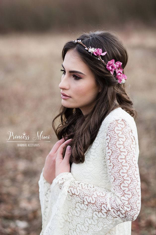 Blumenkranz Haare Hochzeit
 Die besten 25 Hochzeitsfrisur fen Mit Blumen Ideen auf