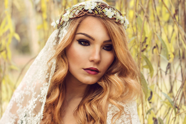 Blumenkranz Haare Hochzeit
 Haarblüten Hochzeit Blumenkranz Haare ein