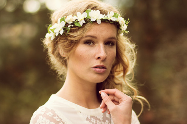 Blumenkranz Hochzeit
 Haarblüten Hochzeit Blumenkranz ein Designerstück von