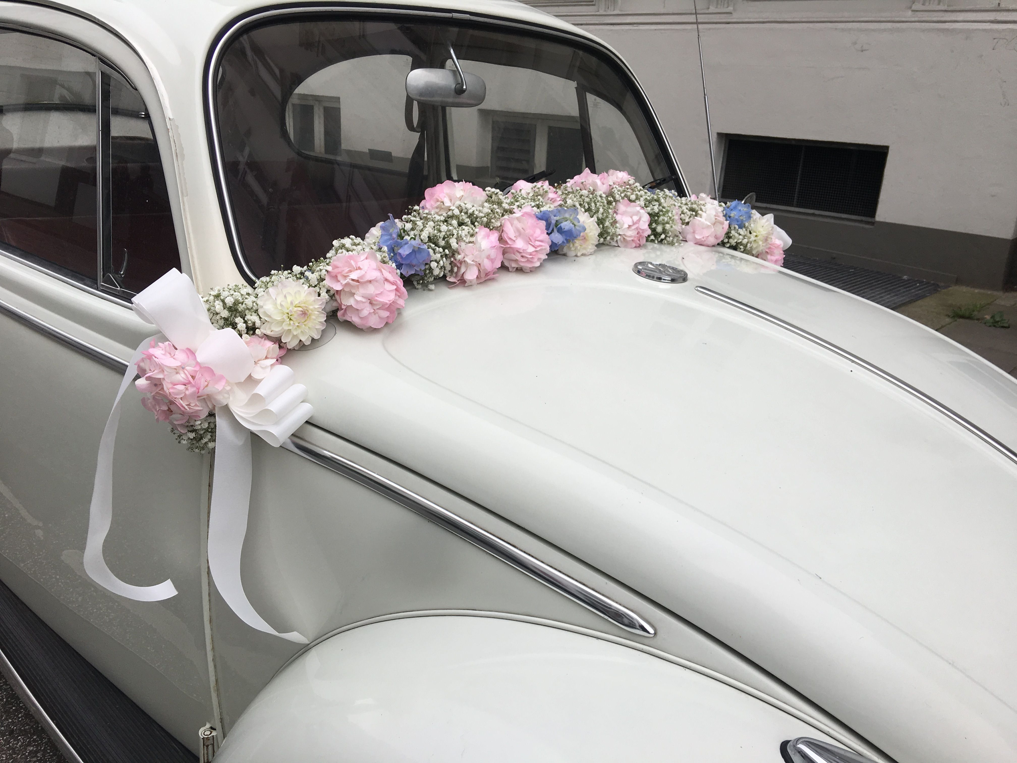 Blumenschmuck Auto Hochzeit
 Hochzeit feiern in Hamburg mit traumhafter