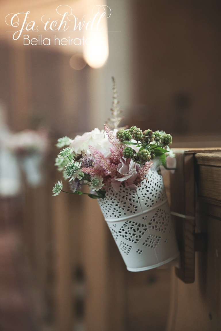 Blumenschmuck Hochzeit
 Hochzeitsreportage Teil 1  Bellas HerzensSachen