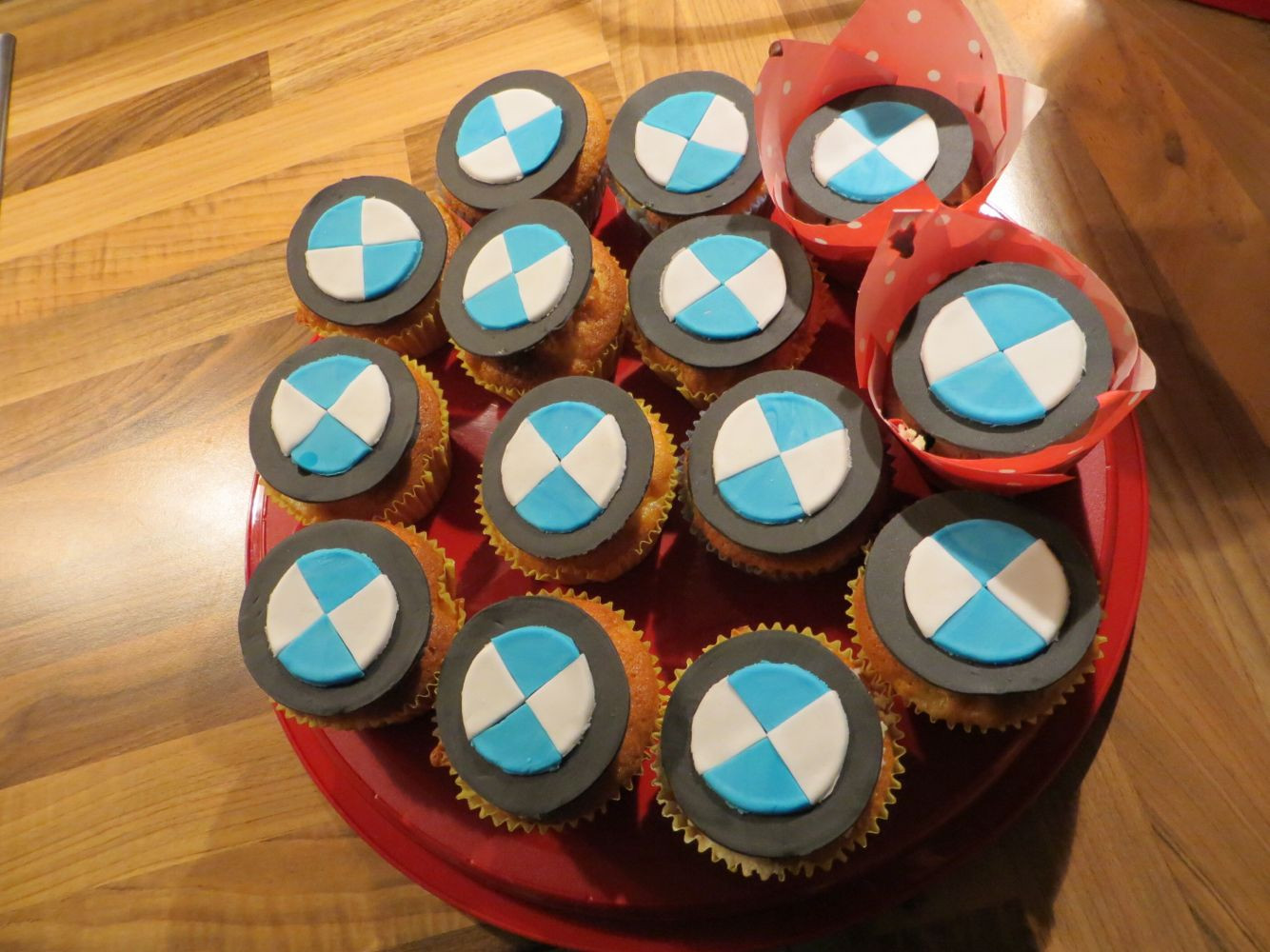 Bmw Geschenke
 BMW Muffins Tortenkreationen Pinterest