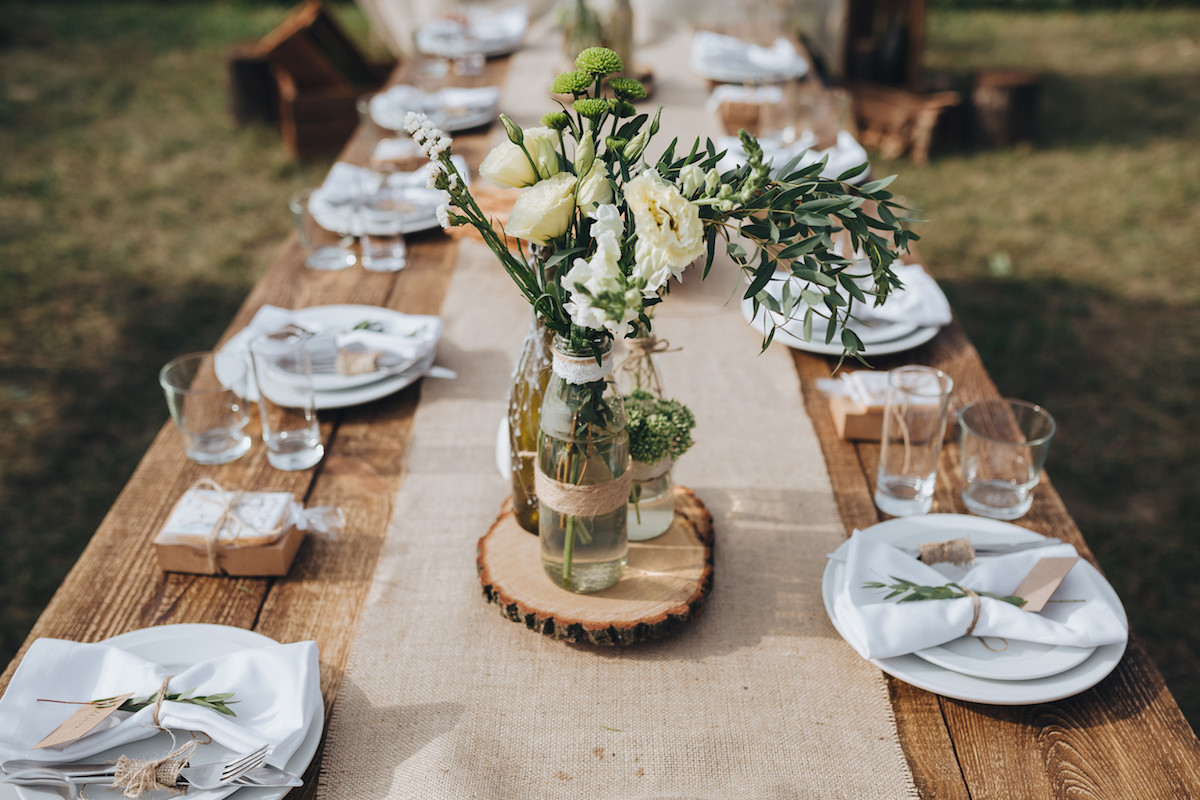 Boho Hochzeit Deko
 Into the wood trendige boho–chic Hochzeit im Wald In Love